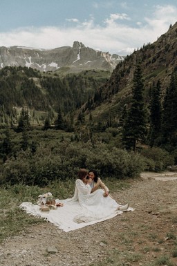 elopement picnic